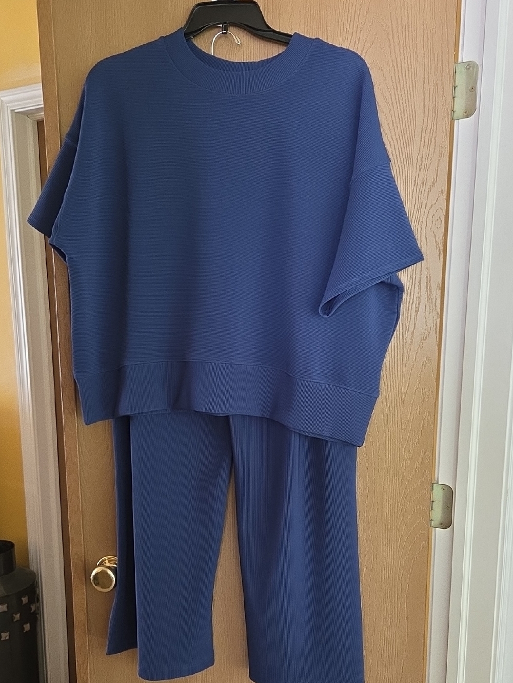 Zenana Outfitters NWOT Ribbed Knit Top in Navy Blue...Size 1x